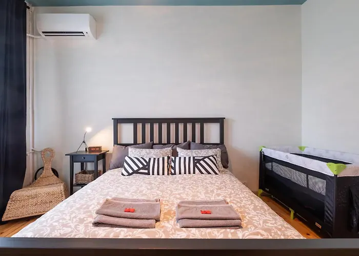 Orange Friendly Near Vitosha Blvd Apartment Sofia