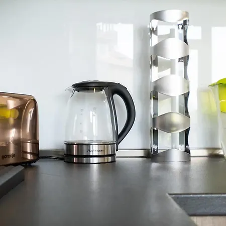 Orange Friendly Near Vitosha Blvd * סופיה