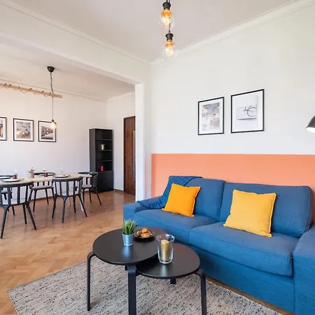 Orange Friendly Near Vitosha Blvd 소피아